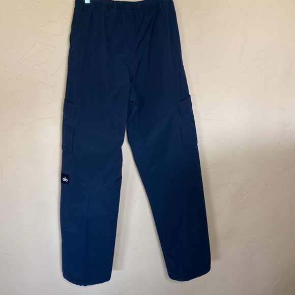 ALO Yoga Navy Straight Leg Pants - Picture 13 of 15